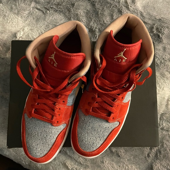 Size 12 Jordan 1s - Picture 2 of 4